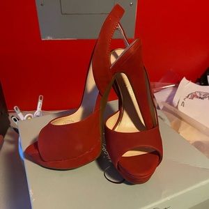 Jessica Simpson heel